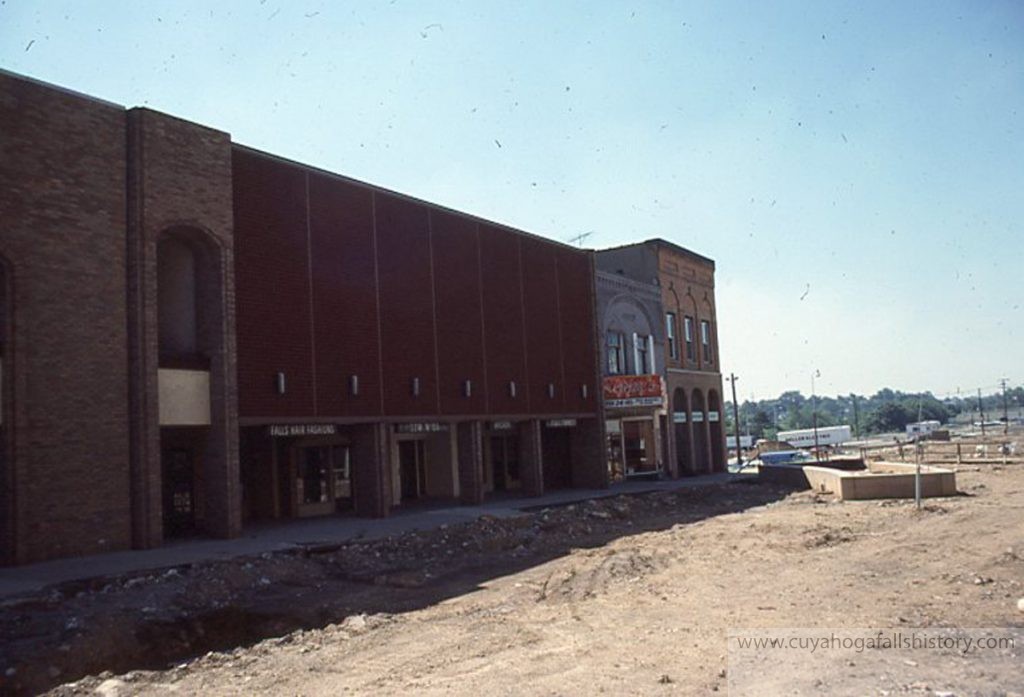 Putting in the Riverfront Mall 1977 **Part 2